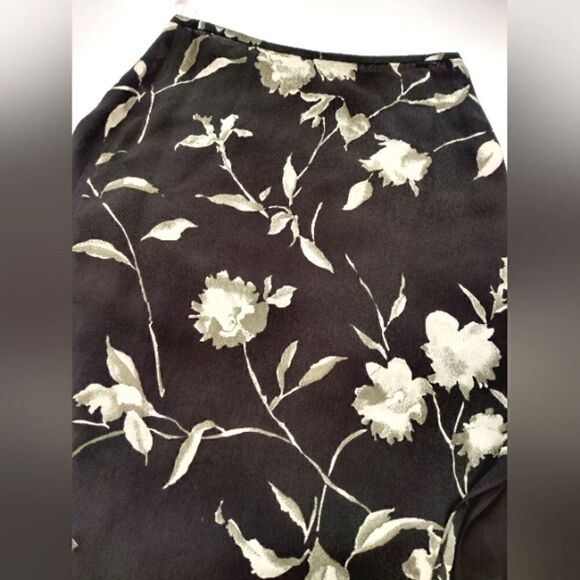 Mondi Floral Skirt & Square Scarf Rolled Hem Sheer Lined - Picture 4 of 10